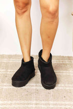 Load image into Gallery viewer, Legend Women&#39;s Fleece Lined Chunky Platform Mini Boots
