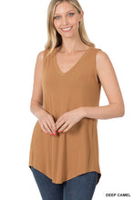 Load image into Gallery viewer, LUXE RAYON SLEEVELESS V NECK HI LOW HEM TOP

