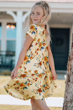 Load image into Gallery viewer, Girls Floral Round Neck Short Sleeve Dress with Pockets
