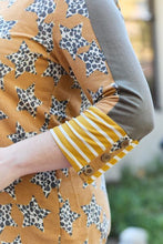 Load image into Gallery viewer, Celeste Design Full Size Leopard Star Contrast Top

