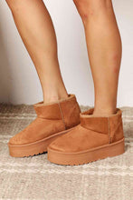 Load image into Gallery viewer, Legend Women&#39;s Fleece Lined Chunky Platform Mini Boots
