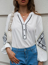 Load image into Gallery viewer, Contrast Half Button Balloon Sleeve Blouse

