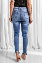 Load image into Gallery viewer, Distressed Raw Hem Skinny Jeans
