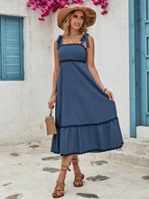 Load image into Gallery viewer, Contrast Trim Wide Strap Cami Dress
