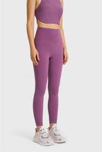 Load image into Gallery viewer, Feel Like Skin Elastic Waistband Yoga Leggings
