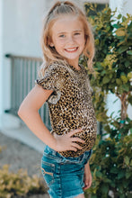 Load image into Gallery viewer, Girls Leopard Short Flounce Sleeve Tee
