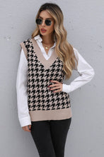 Load image into Gallery viewer, Houndstooth V-Neck Knit Vest
