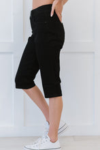 Load image into Gallery viewer, YMI Jeanswear Laura Petite Full Size Double-Button Denim Capris
