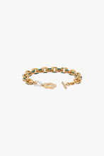 Load image into Gallery viewer, Flower Toggle Clasp Chain Bracelet
