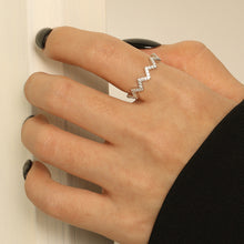 Load image into Gallery viewer, Wave Shape 925 Sterling Silver Ring
