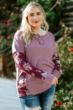 Load image into Gallery viewer, Plus Size Floral Exposed Seam Quarter-Button Henley Top
