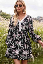 Load image into Gallery viewer, Floral Lace Trim Long Sleeve Dress
