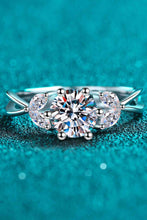 Load image into Gallery viewer, Come With Me 1 Carat Moissanite Ring
