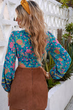 Load image into Gallery viewer, Floral Bow Detail Cropped Top
