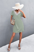 Load image into Gallery viewer, Two-Tone Lace Trim Spliced Dress
