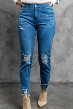 Load image into Gallery viewer, Stylish Distressed Cropped Jeans
