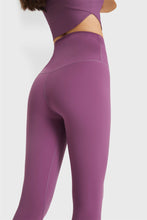 Load image into Gallery viewer, Feel Like Skin Elastic Waistband Yoga Leggings
