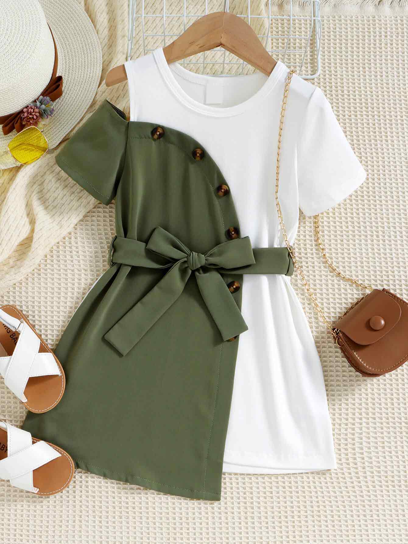 Girls Contrast Decorative Button Belted Dress