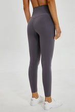 Load image into Gallery viewer, Wide Seamless Band Waist Sports Leggings
