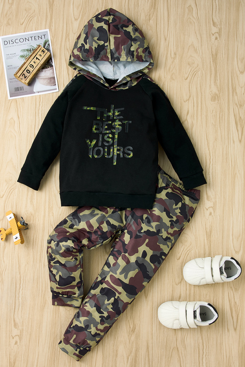 Boys Letter Print Camouflage Hoodie and Pants Set