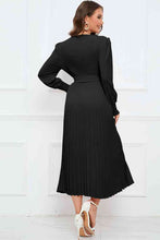 Load image into Gallery viewer, Round Neck Flounce Sleeve Pleated Dress
