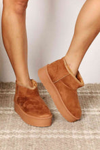 Load image into Gallery viewer, Legend Women&#39;s Fleece Lined Chunky Platform Mini Boots
