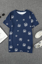 Load image into Gallery viewer, Plus Size Dandelion Print Tee Shirt
