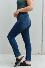 Load image into Gallery viewer, Judy Blue Aila Regular Full Size Mid Rise Cropped Relax Fit Jeans
