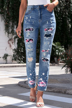 Load image into Gallery viewer, Printed Patch Distressed Boyfriend Jeans
