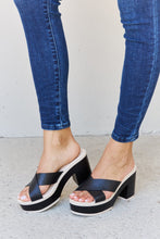 Load image into Gallery viewer, Weeboo Cherish The Moments Contrast Platform Sandals in Black
