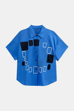 Load image into Gallery viewer, Contrast Button Front Curved Hem Shirt
