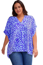 Load image into Gallery viewer, Plus Size Printed Notched Neck Half Sleeve Top
