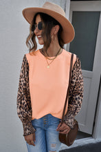 Load image into Gallery viewer, Leopard Puff Sleeve Spliced Top
