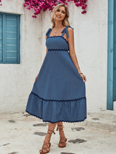 Load image into Gallery viewer, Contrast Trim Wide Strap Cami Dress
