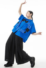 Load image into Gallery viewer, Contrast Button Front Curved Hem Shirt

