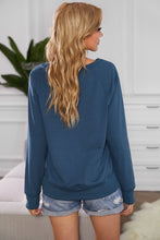 Load image into Gallery viewer, Round Neck Raglan Sleeve Exposed Seam Sweatshirt
