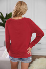 Load image into Gallery viewer, Round Neck Raglan Sleeve Exposed Seam Sweatshirt
