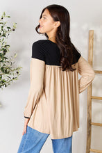 Load image into Gallery viewer, BOMBOM Contrast Long Sleeve Ruched Blouse
