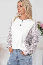 Load image into Gallery viewer, Leopard Round Neck Long Sleeve Top
