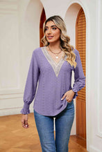 Load image into Gallery viewer, Contrast Flounce Sleeve Blouse
